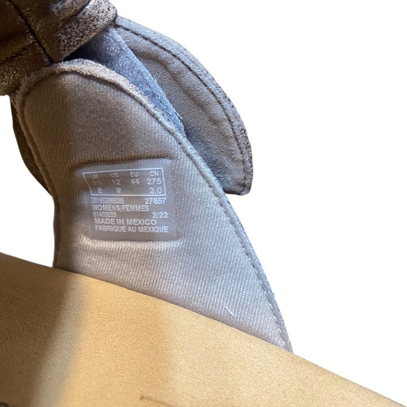 Clarks Laurieann Rae Women's Sandal Size 12W WIDE Taupe Metallic Comfort Thong - Picture 8 of 13